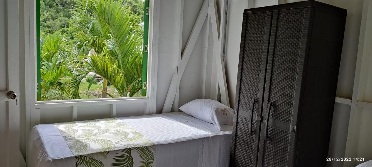 Hotel Yellow Home Providencia Isla Bahia Suroeste Екстер'єр фото