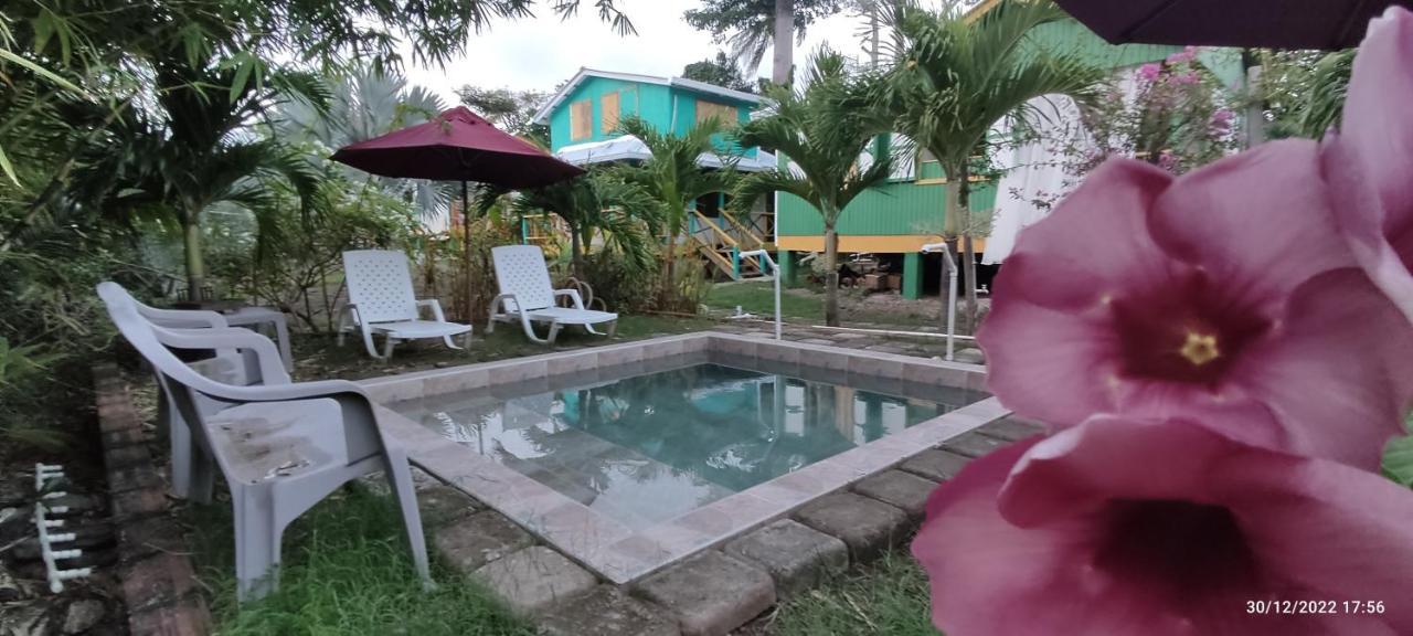 Hotel Yellow Home Providencia Isla Bahia Suroeste Екстер'єр фото