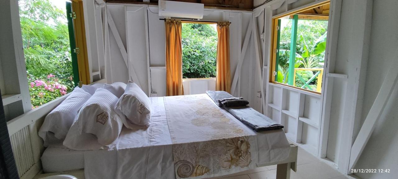 Hotel Yellow Home Providencia Isla Bahia Suroeste Екстер'єр фото