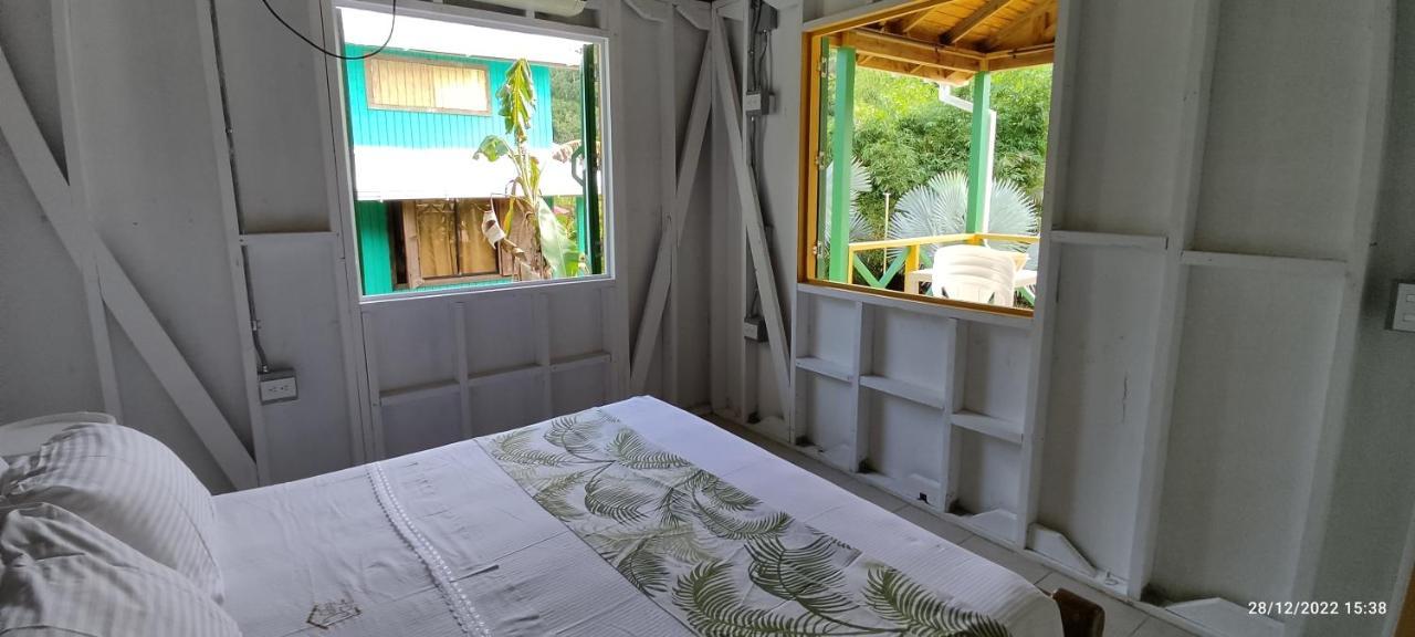 Hotel Yellow Home Providencia Isla Bahia Suroeste Екстер'єр фото