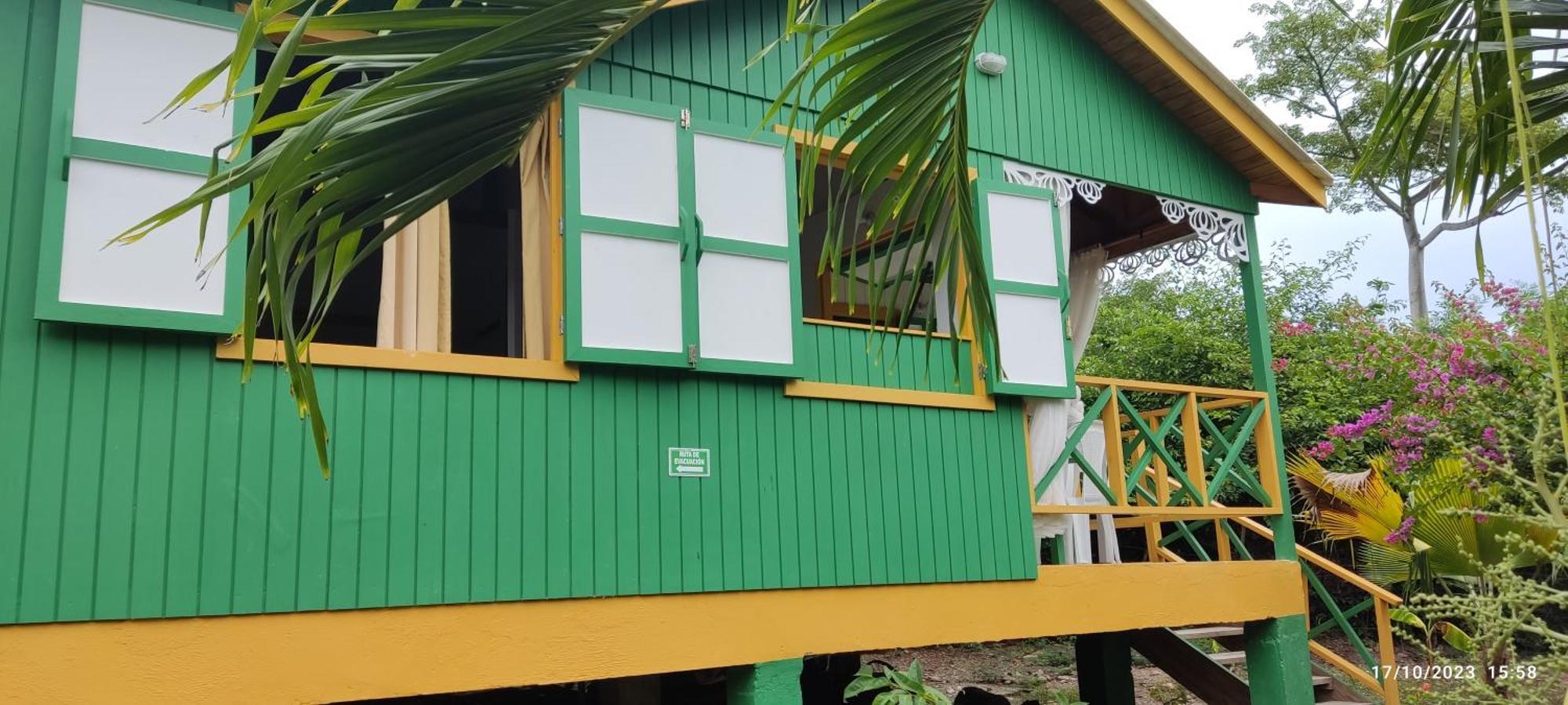 Hotel Yellow Home Providencia Isla Bahia Suroeste Екстер'єр фото