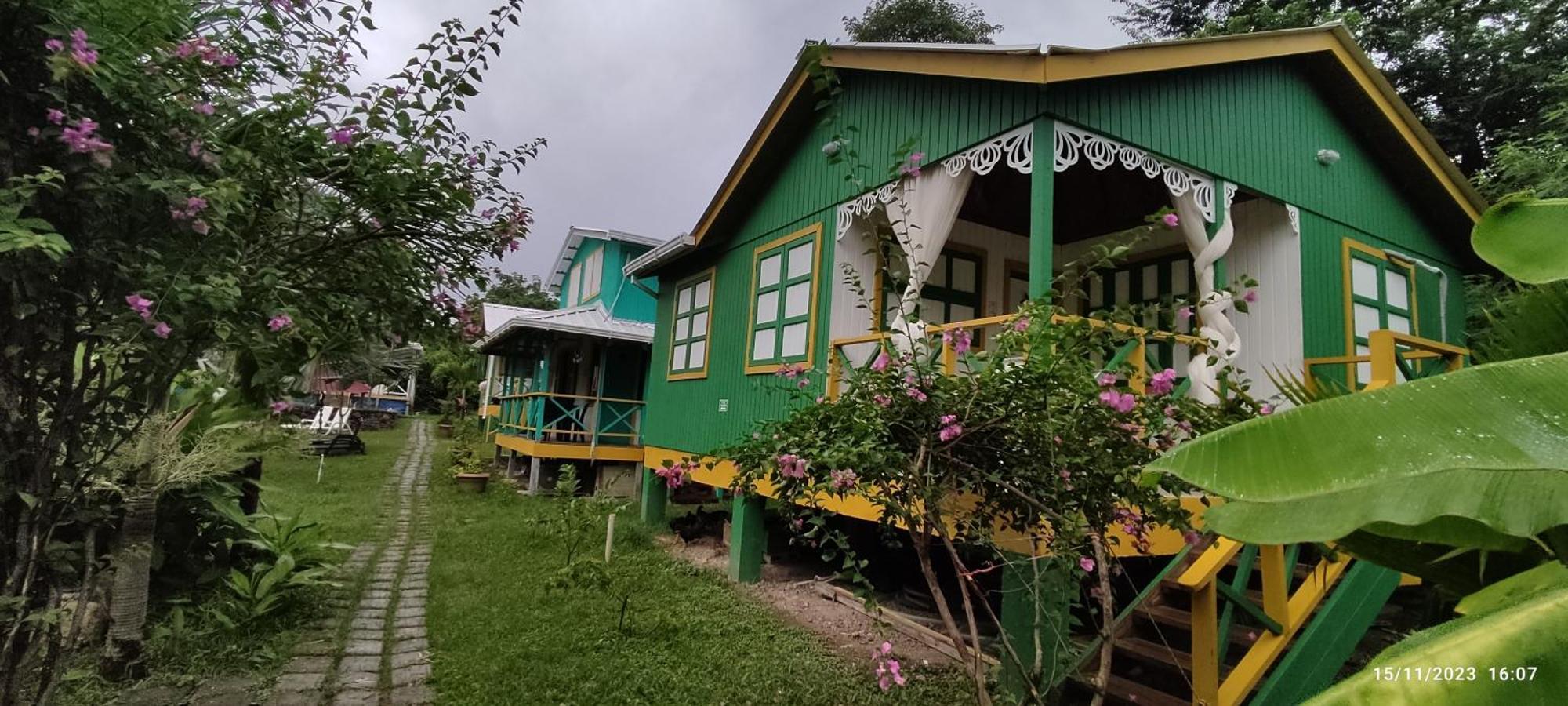 Hotel Yellow Home Providencia Isla Bahia Suroeste Екстер'єр фото