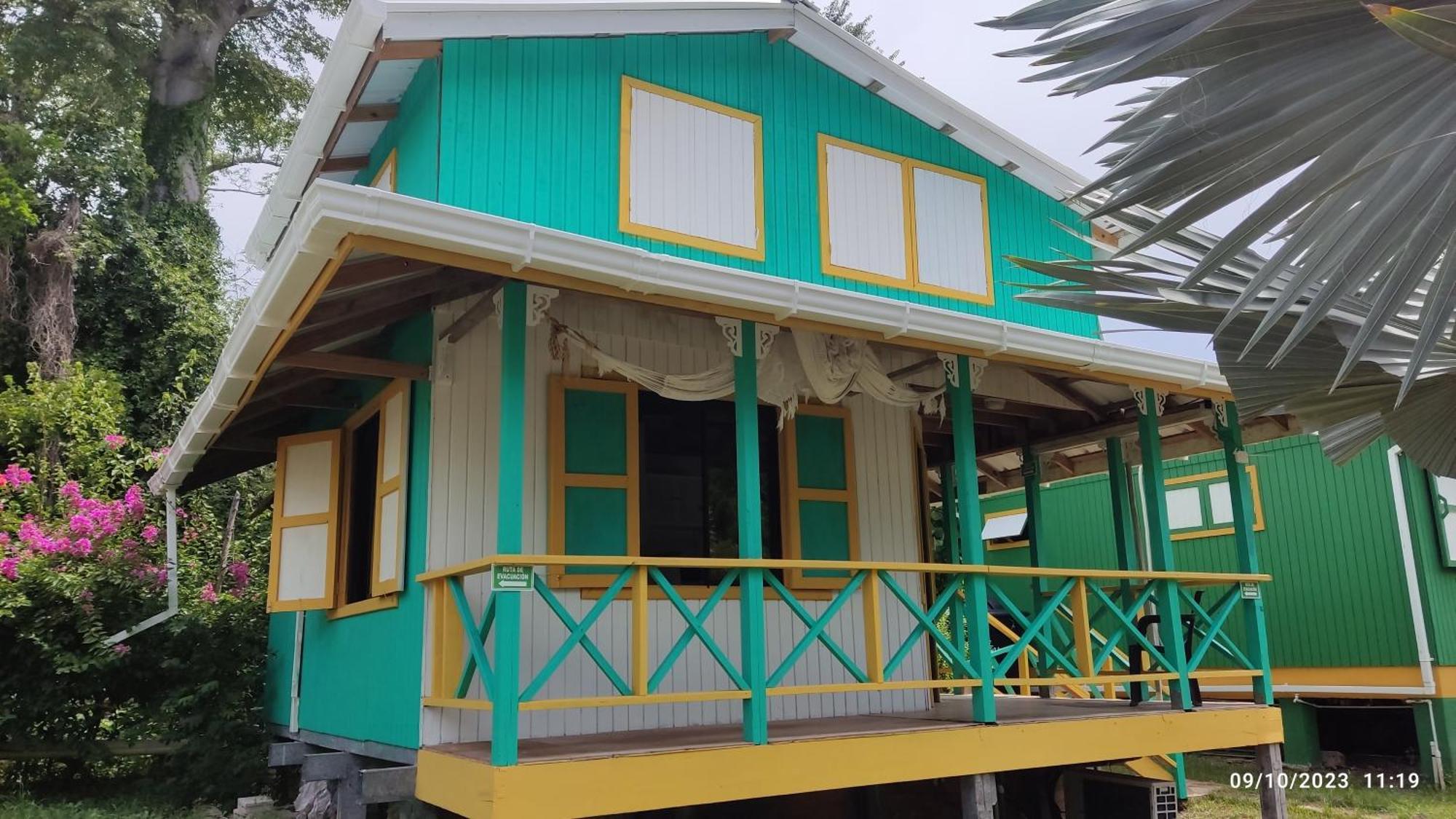 Hotel Yellow Home Providencia Isla Bahia Suroeste Екстер'єр фото