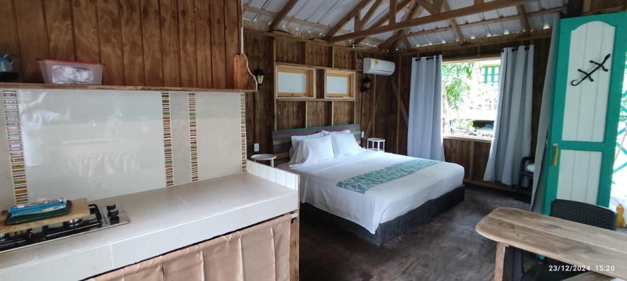Hotel Yellow Home Providencia Isla Bahia Suroeste Екстер'єр фото